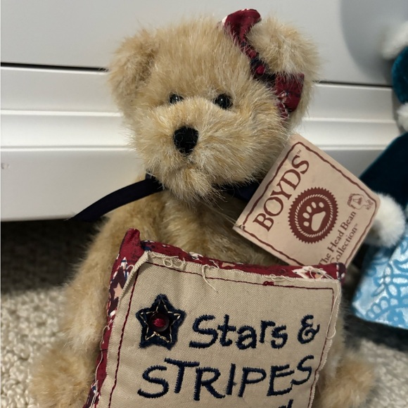 Set of five Boyd’s bears collectible. New with tags! - Picture 2 of 6